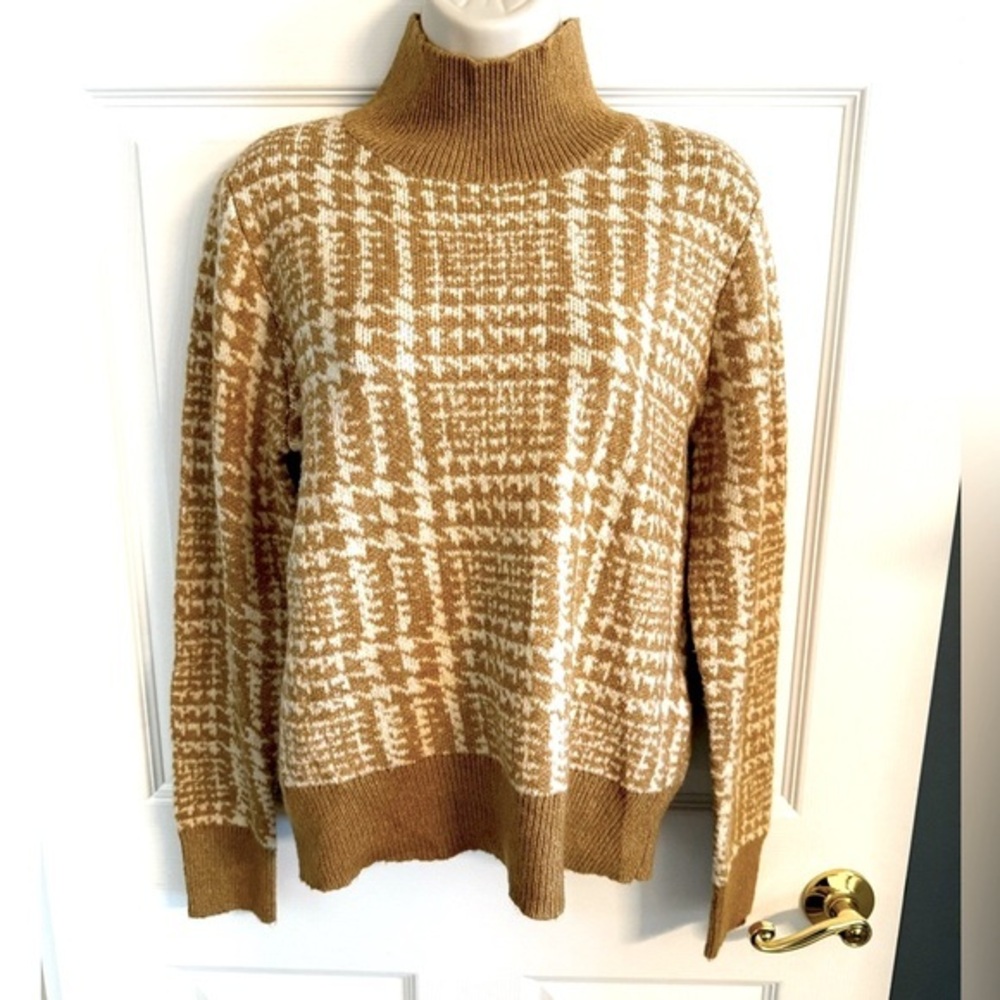 Vero Moda Checkered Turtleneck Sweater - Tan and Cream
